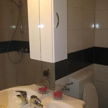 Apartament Lara *