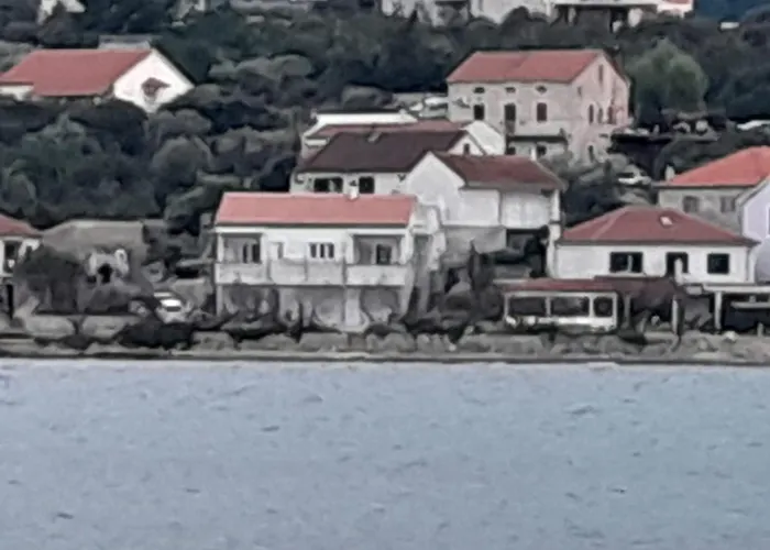 Lara شقة Žman