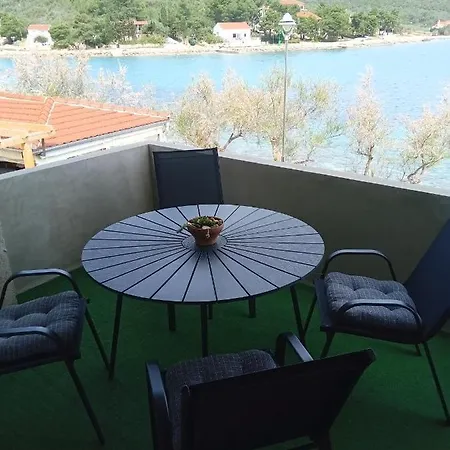 Apartment Lara *