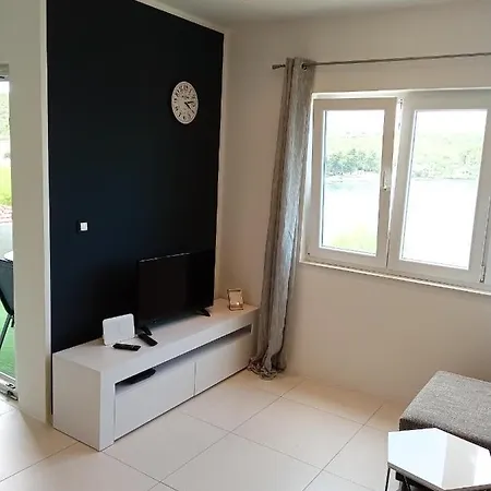 Apartment Lara *