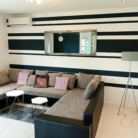Lara Apartment