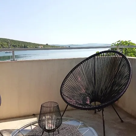 Lara Lejlighed Žman