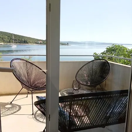 Lara Apartment *